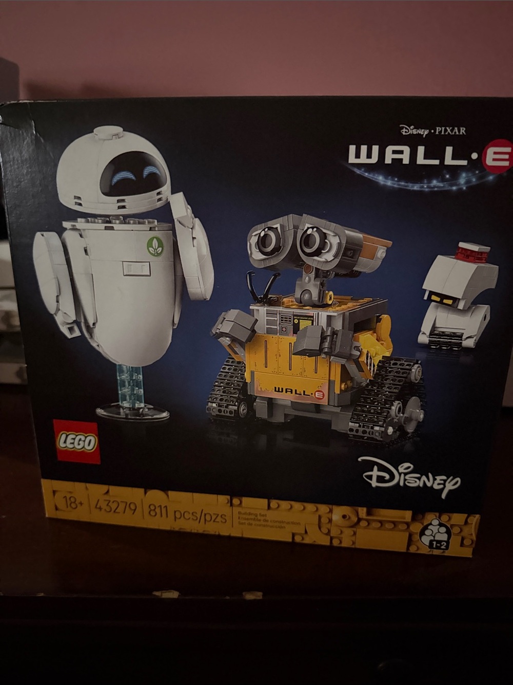 Lego Disney Pixar WALL·E Set with Yellow WALL·E and White EVE